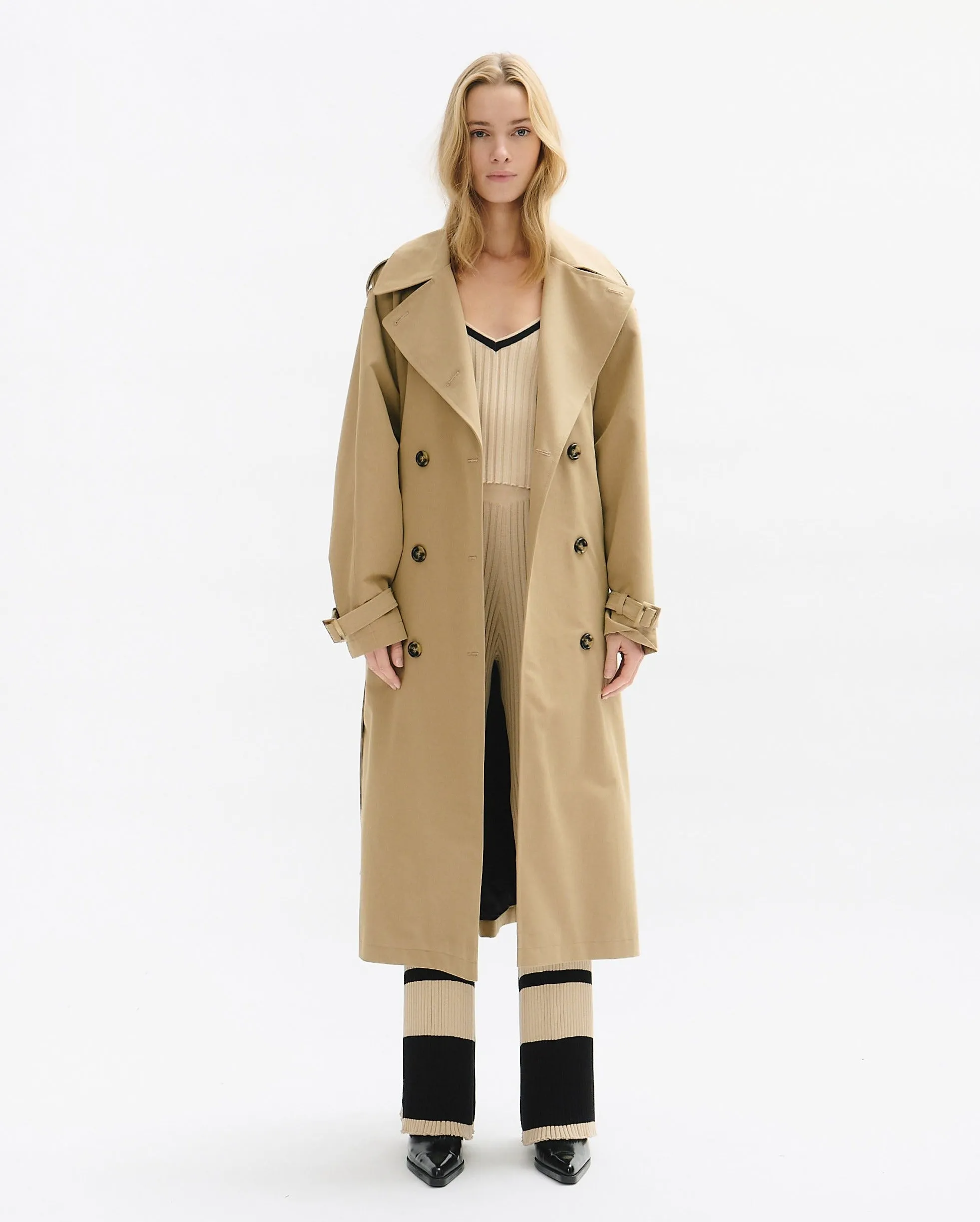 Long oversize trench