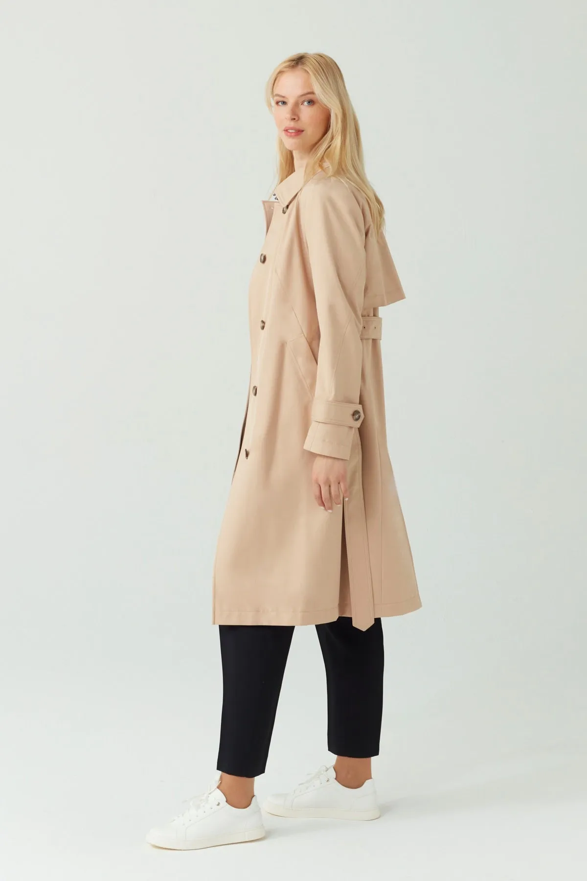 TIMELESS TRENCH COAT IN SAND